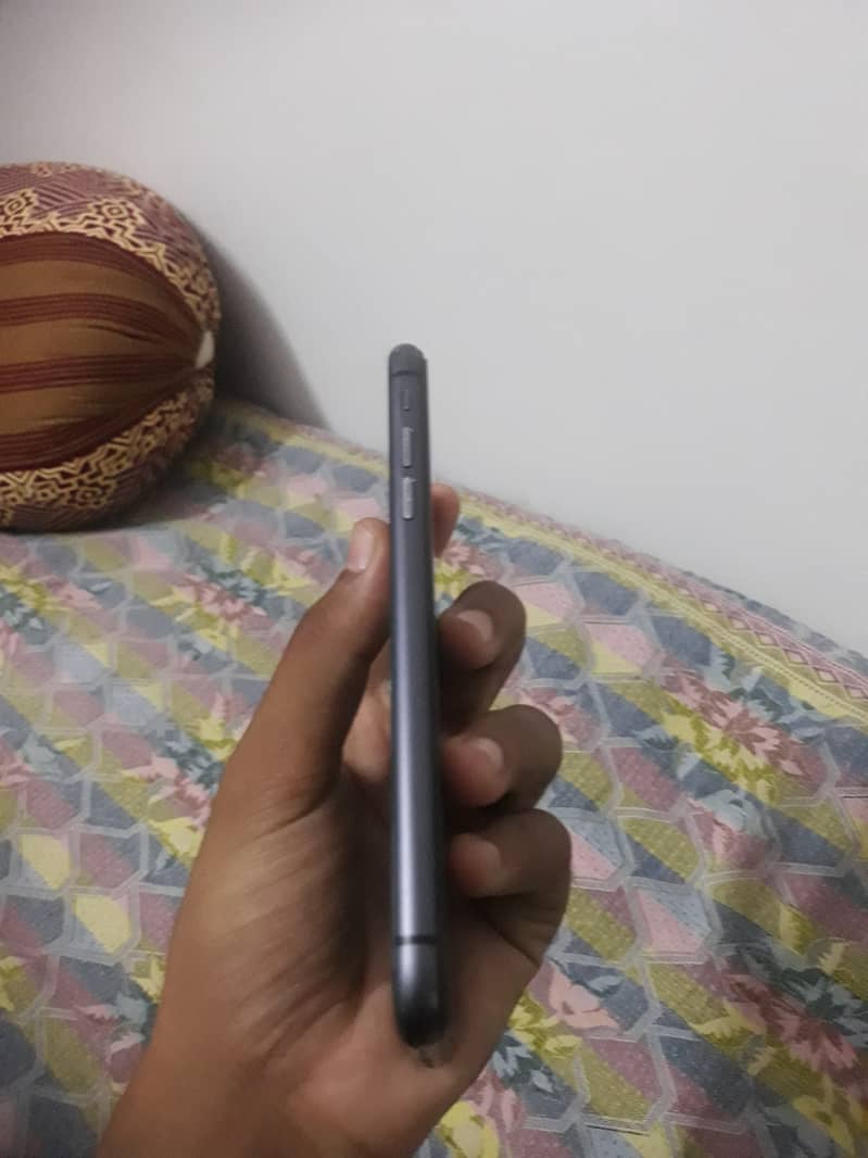 Apple iPhone 11 0