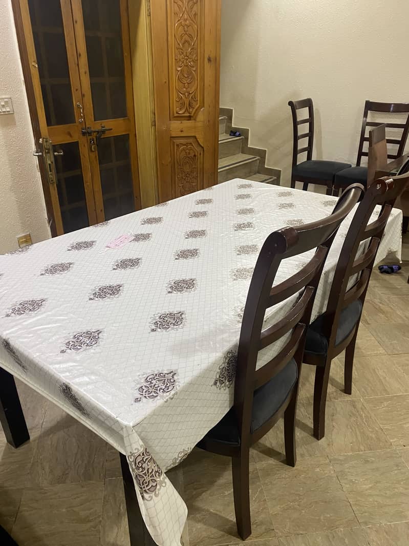 6 seater dining table 0