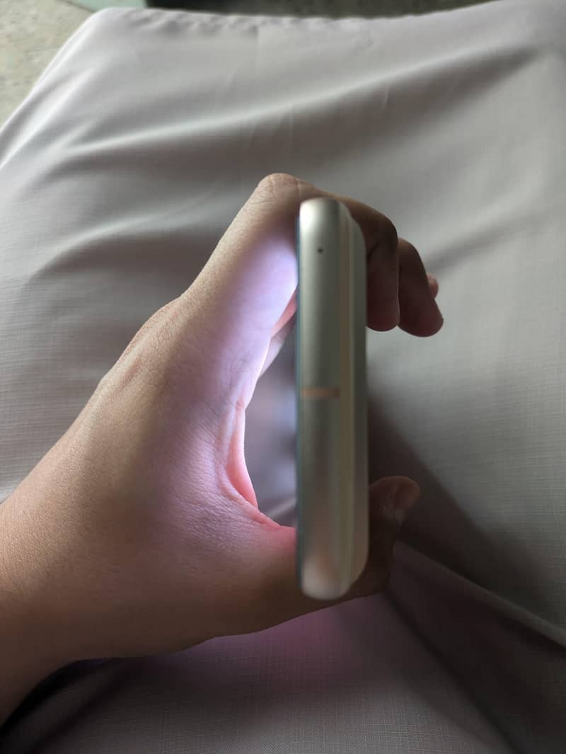 Google Pixel 8 4