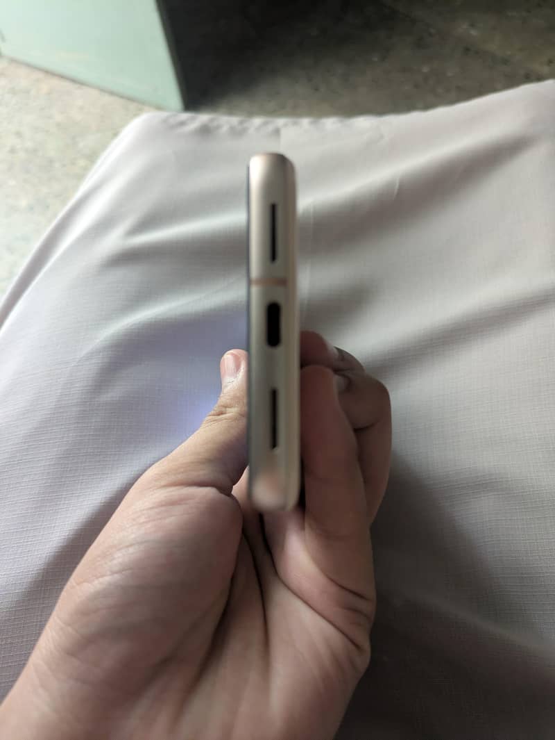Google Pixel 8 5