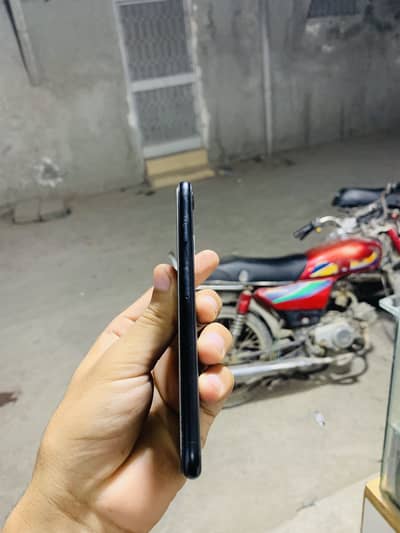 Apple iPhone SE 2022