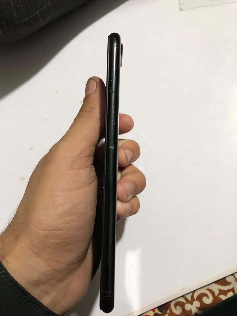 Apple iPhone 7 Plus 1