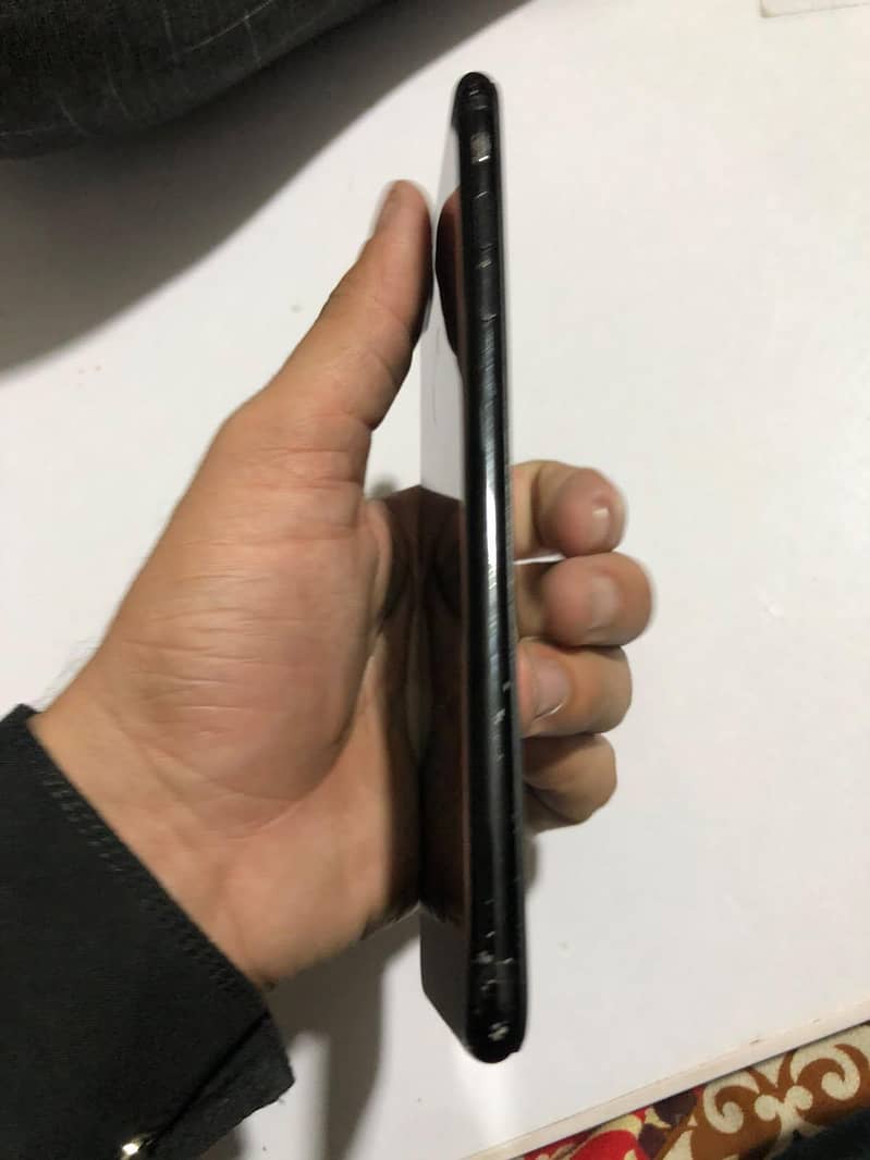 Apple iPhone 7 Plus 3