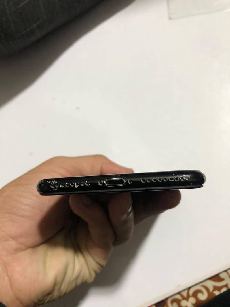 Apple iPhone 7 Plus 5