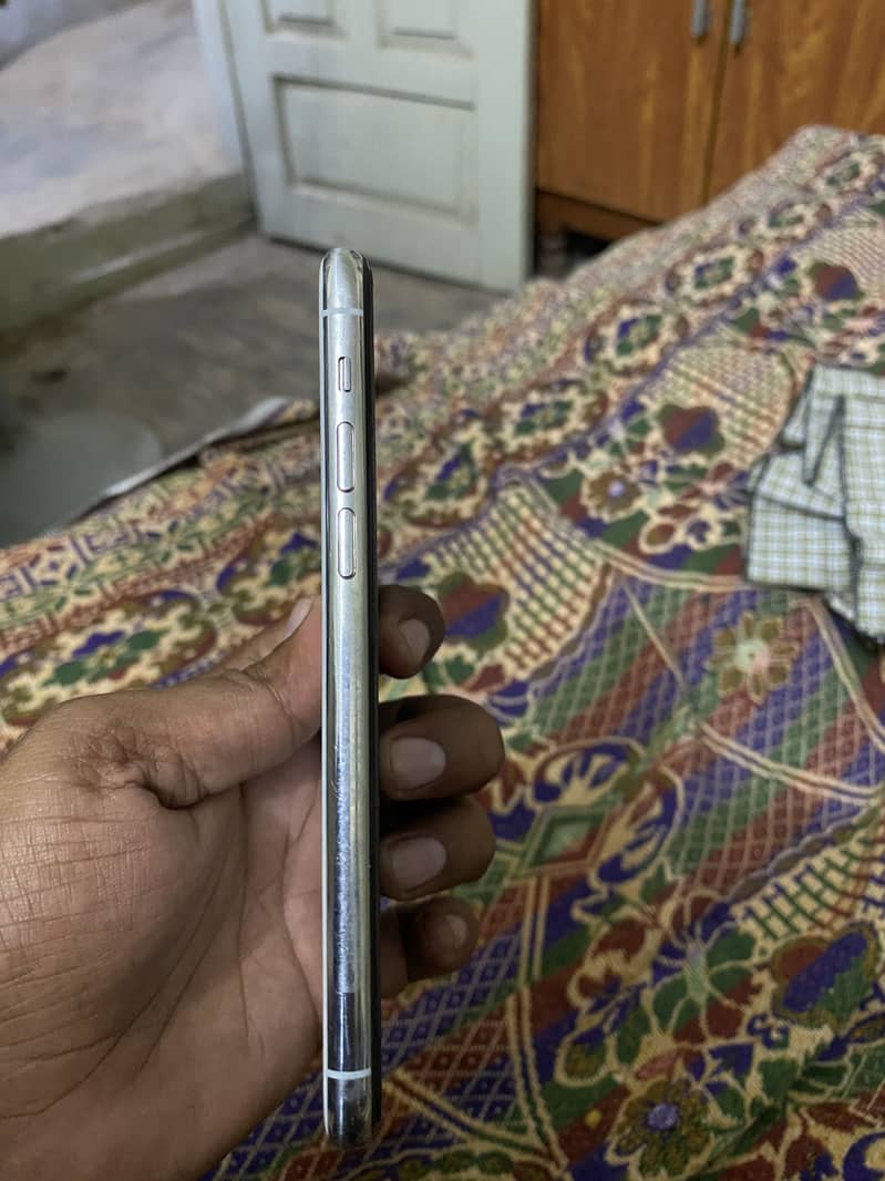 Apple iPhone 11 Pro 3