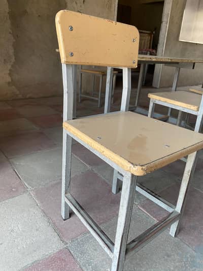 School chairs for urgent sale