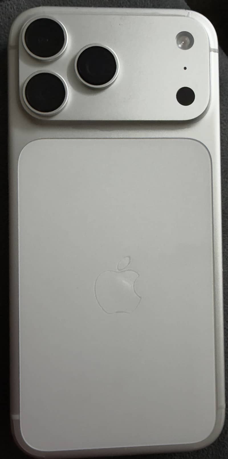 Apple iPhone 17 Pro Max 1