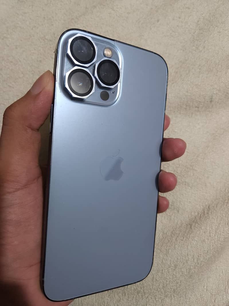 Apple iPhone 13 Pro Max 4