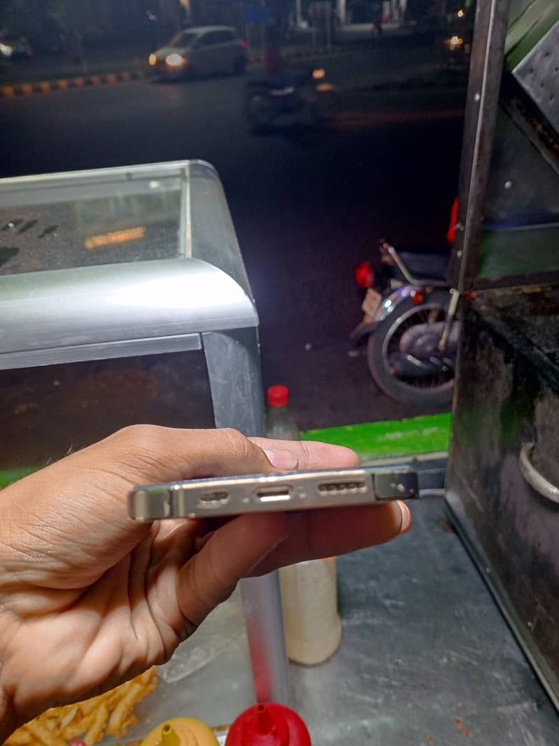 Apple iPhone 12 Pro 3