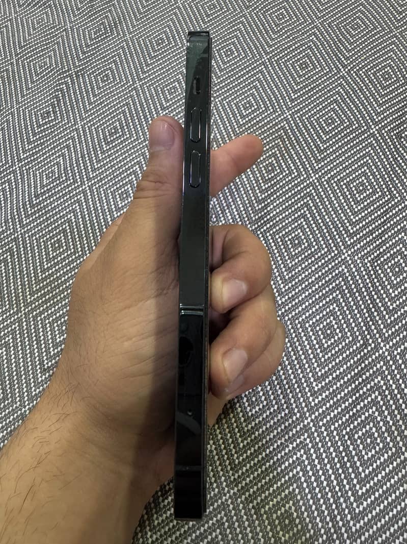 Apple iPhone 12 Pro 2