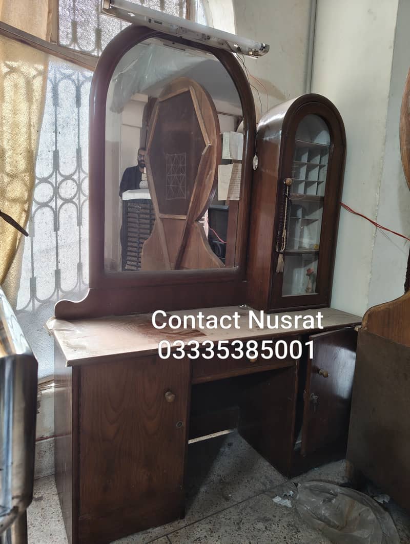 Round Mirror Dressing 1