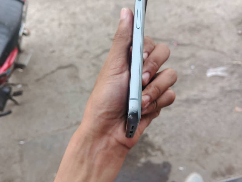 Google Pixel 8 2