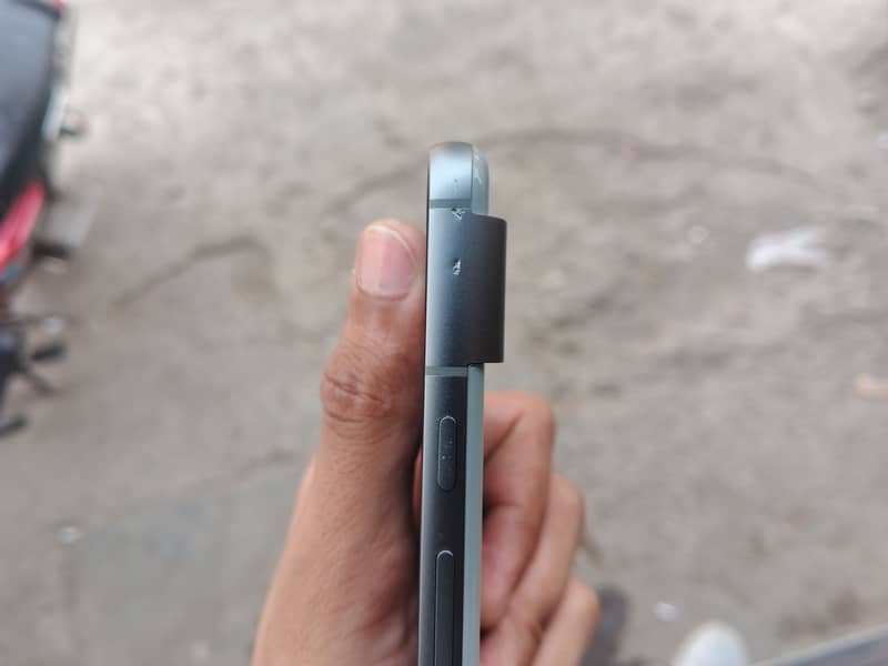 Google Pixel 8 4