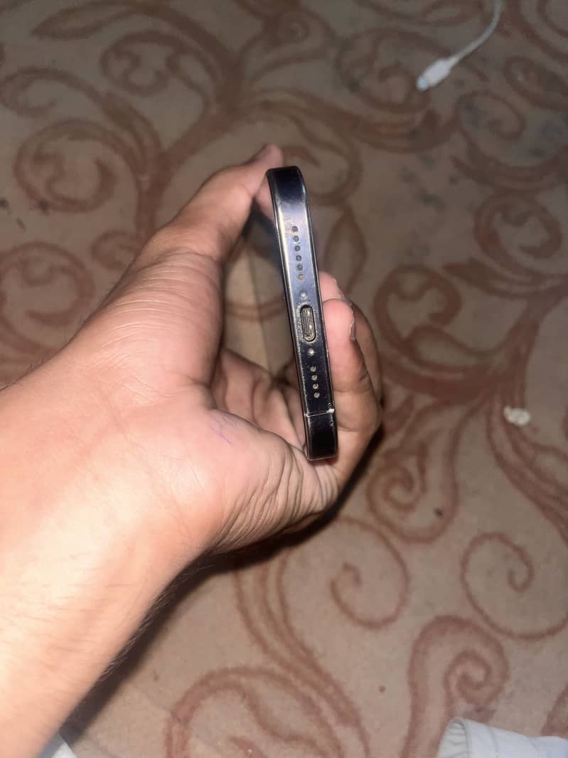 Apple iPhone 15 Pro Max 3