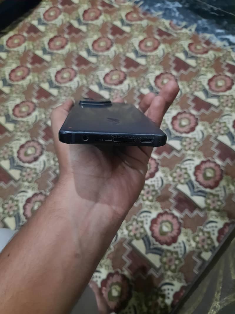 Asus ROG  8 3