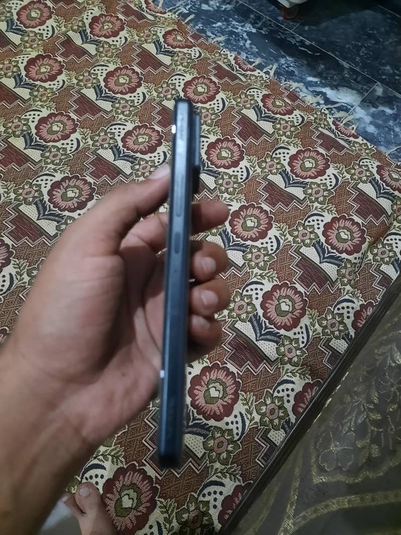 Asus ROG  8 5