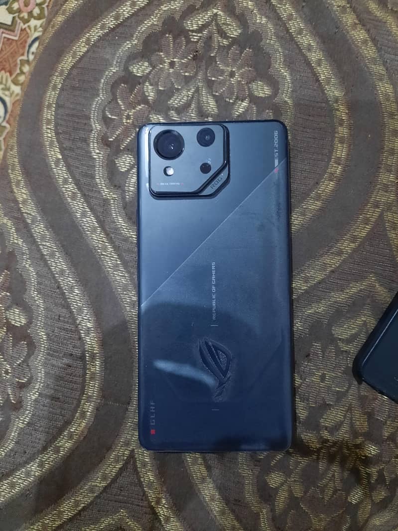 Asus ROG  8 6
