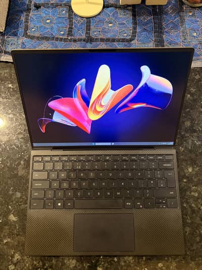 Dell XPS 9300 | Core i7 10th | 16/256 | FHD