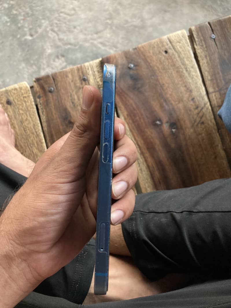 Apple iPhone 13 3
