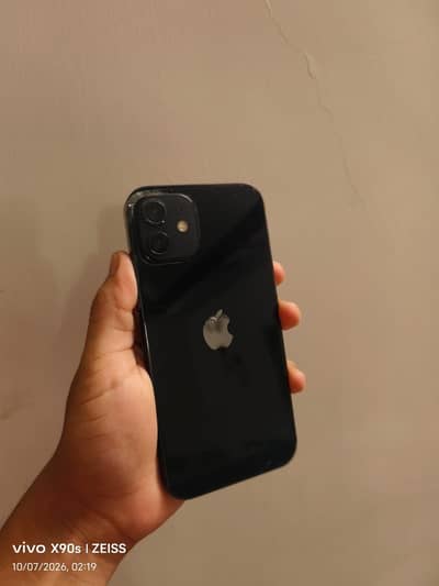 Apple iPhone 12
