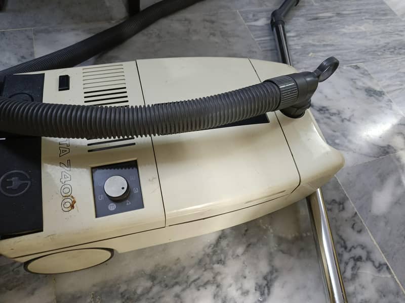 vacuum cleaner 0