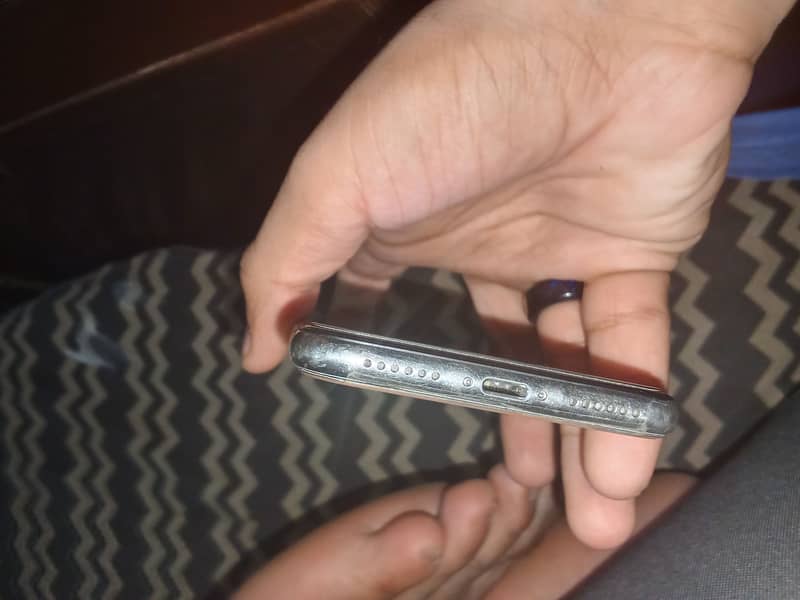 Apple iPhone X 5