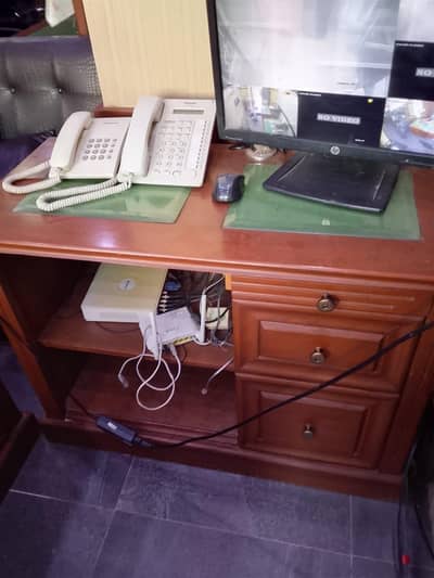 Office workable tables