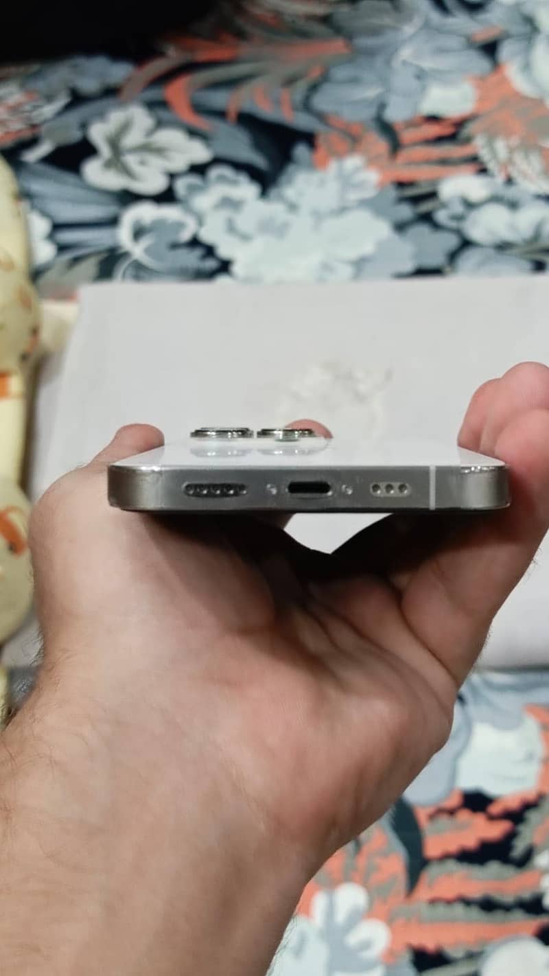 Apple iPhone 13 Pro 1
