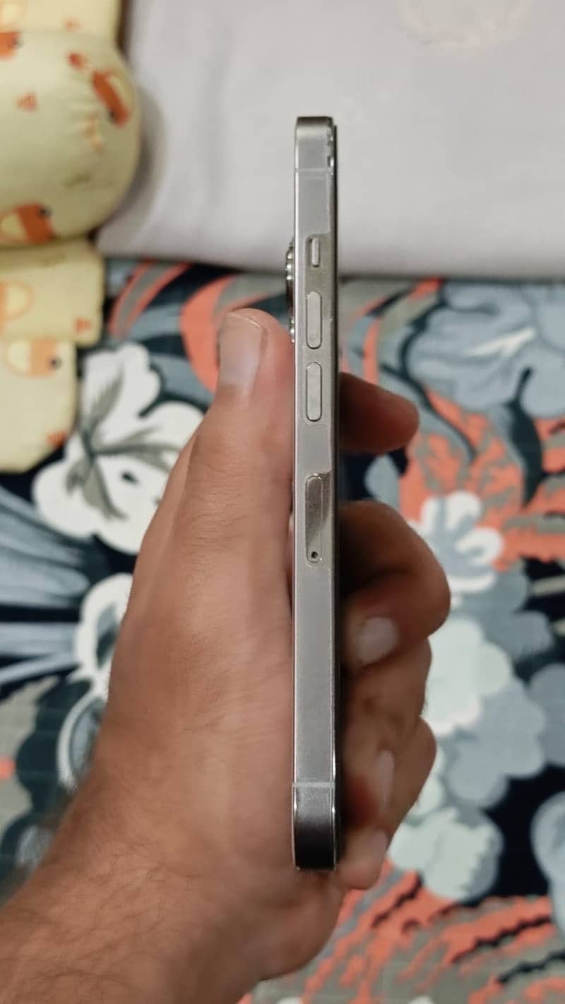 Apple iPhone 13 Pro 4