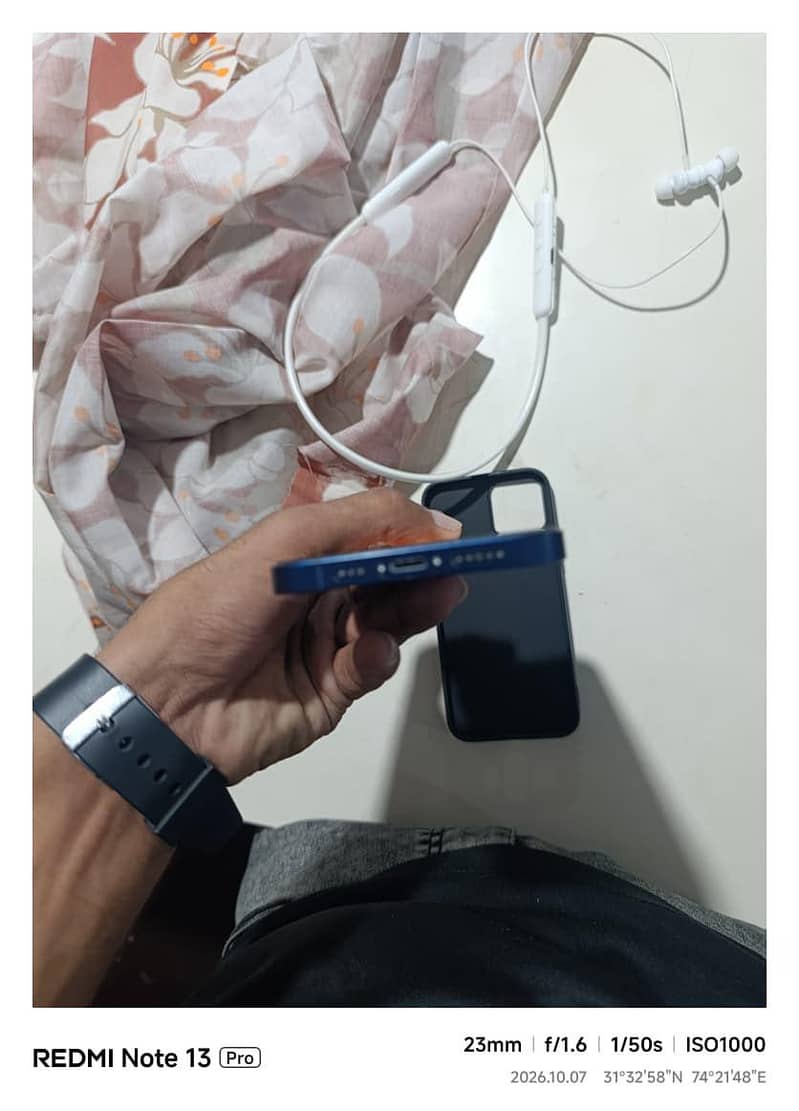 Apple iPhone 12 1