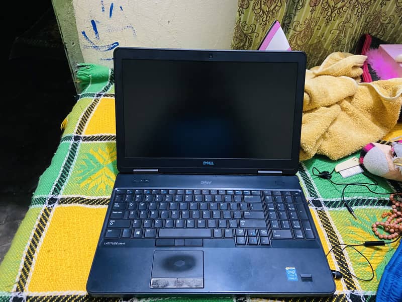 Dell Latitude E5540 0