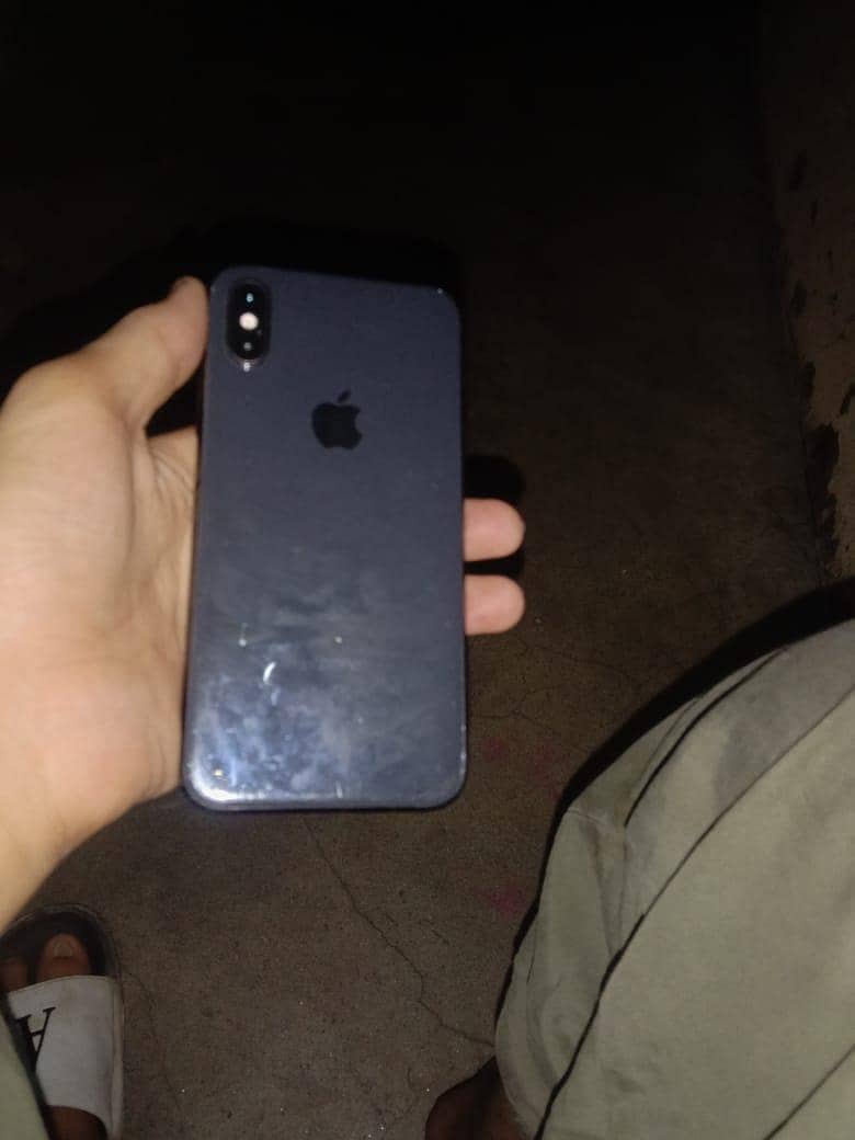 Apple iPhone Xs 5