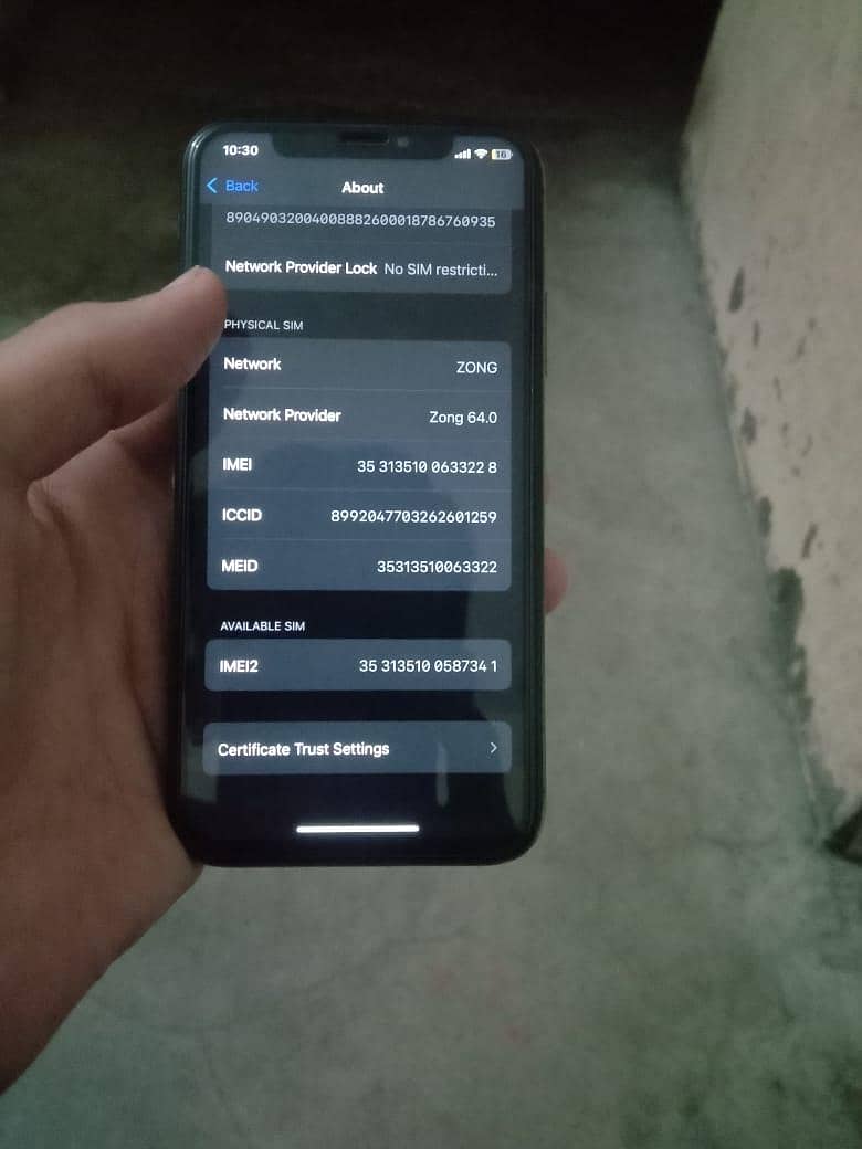 Apple iPhone Xs 6