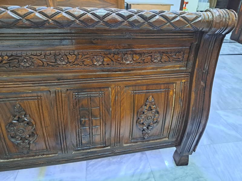 King size Bed 3