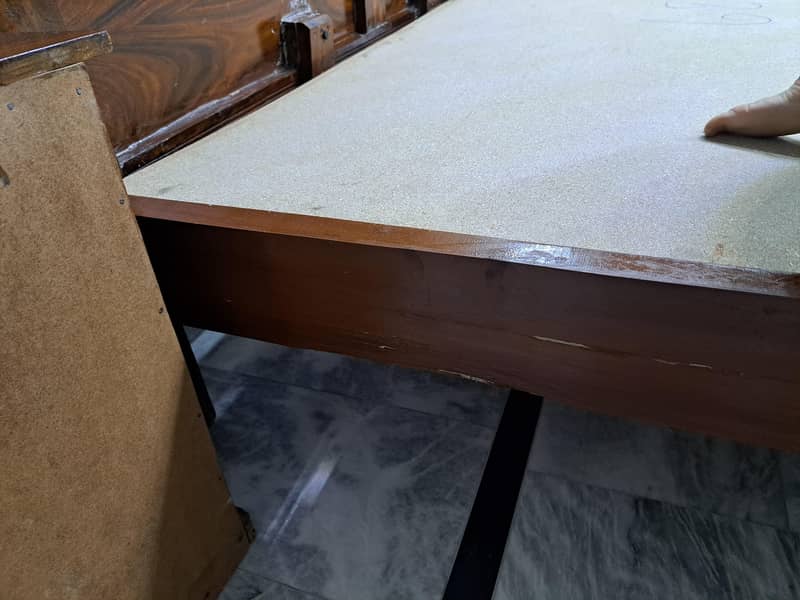 King size Bed 8