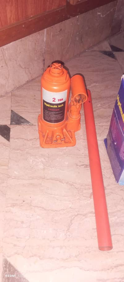 Hydraulic jack new condition for sale