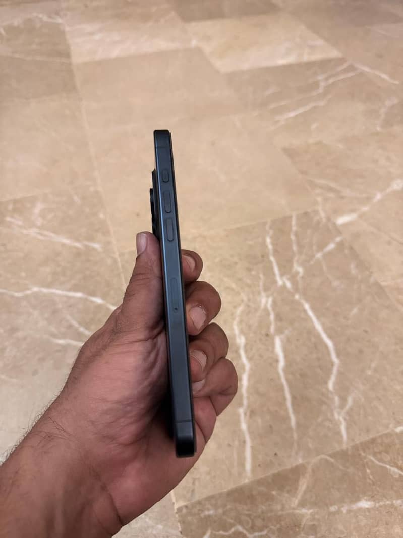 Apple iPhone 15 Pro Max 2