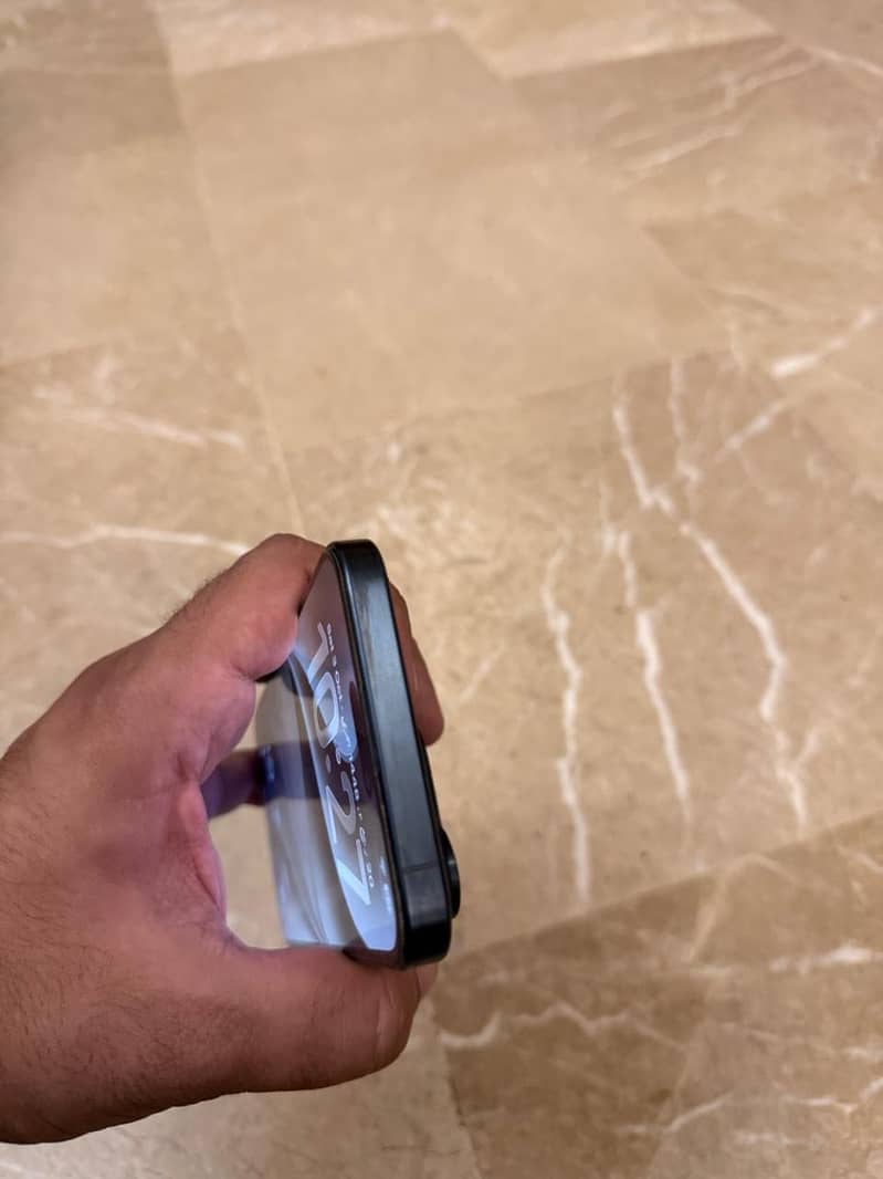 Apple iPhone 15 Pro Max 4