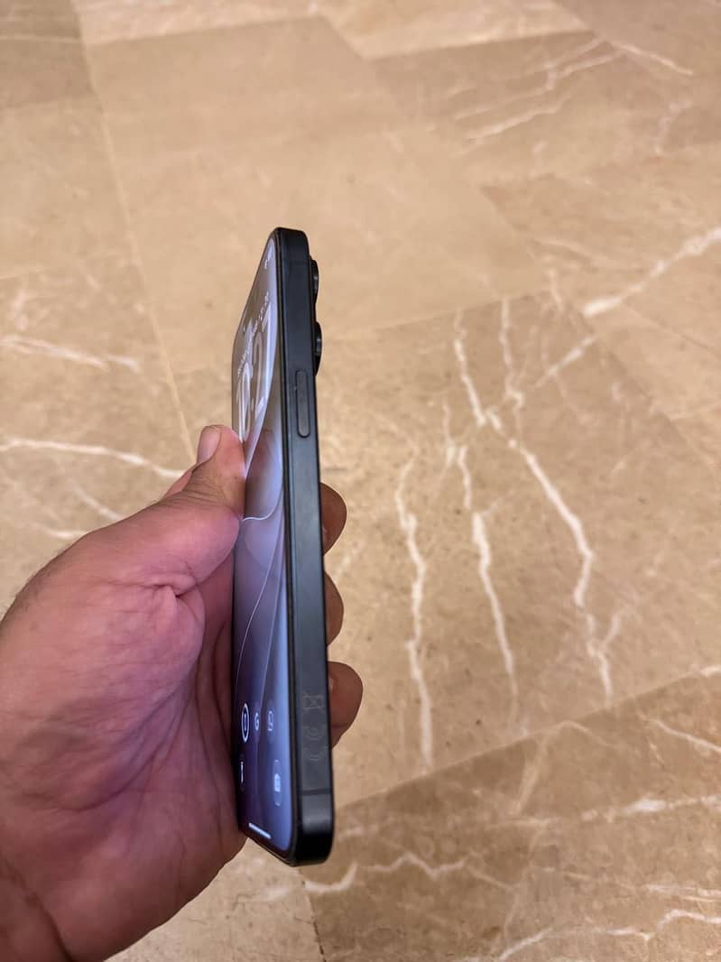 Apple iPhone 15 Pro Max 5