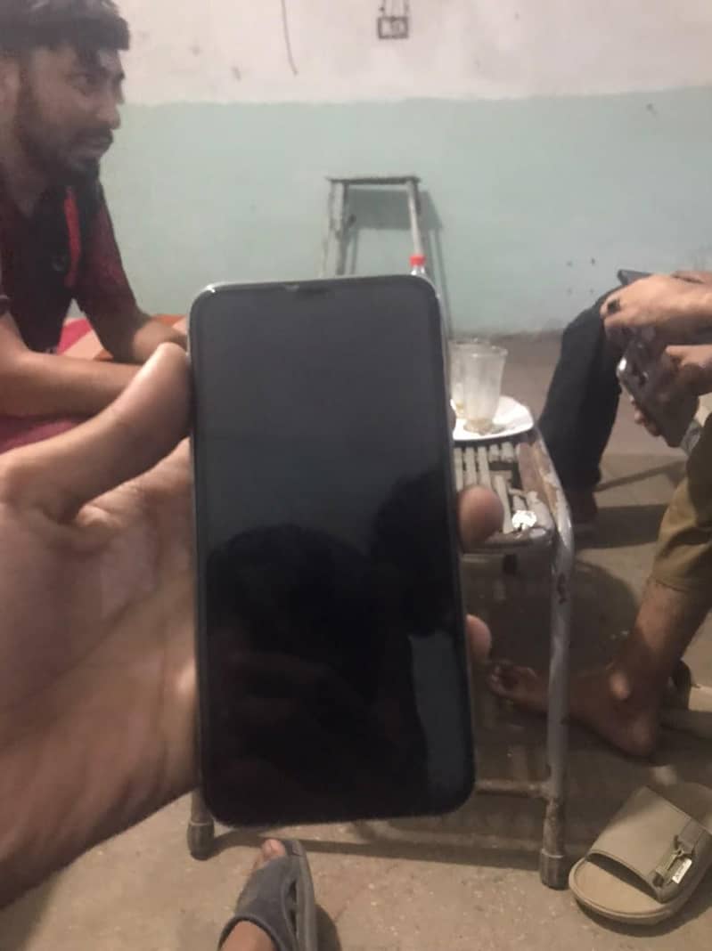 Apple iPhone X 3