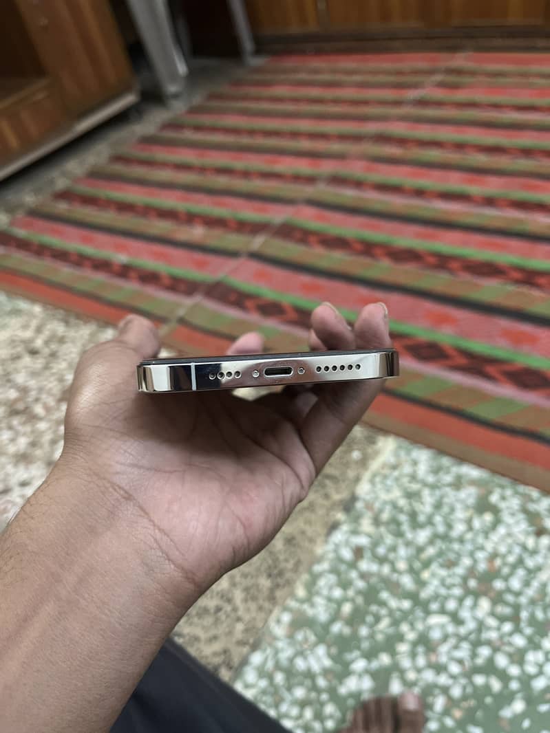 Apple iPhone 14 Pro Max 3