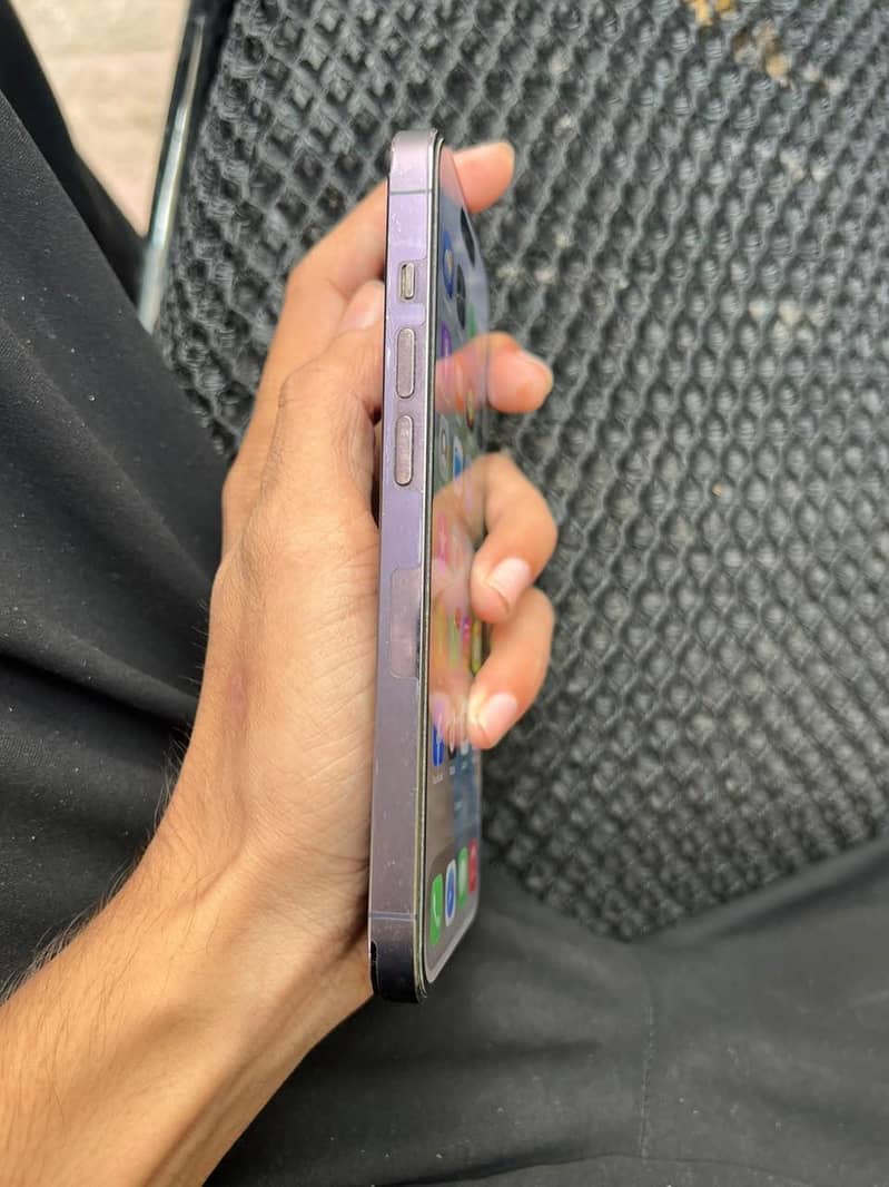 Apple iPhone 14 Pro 1