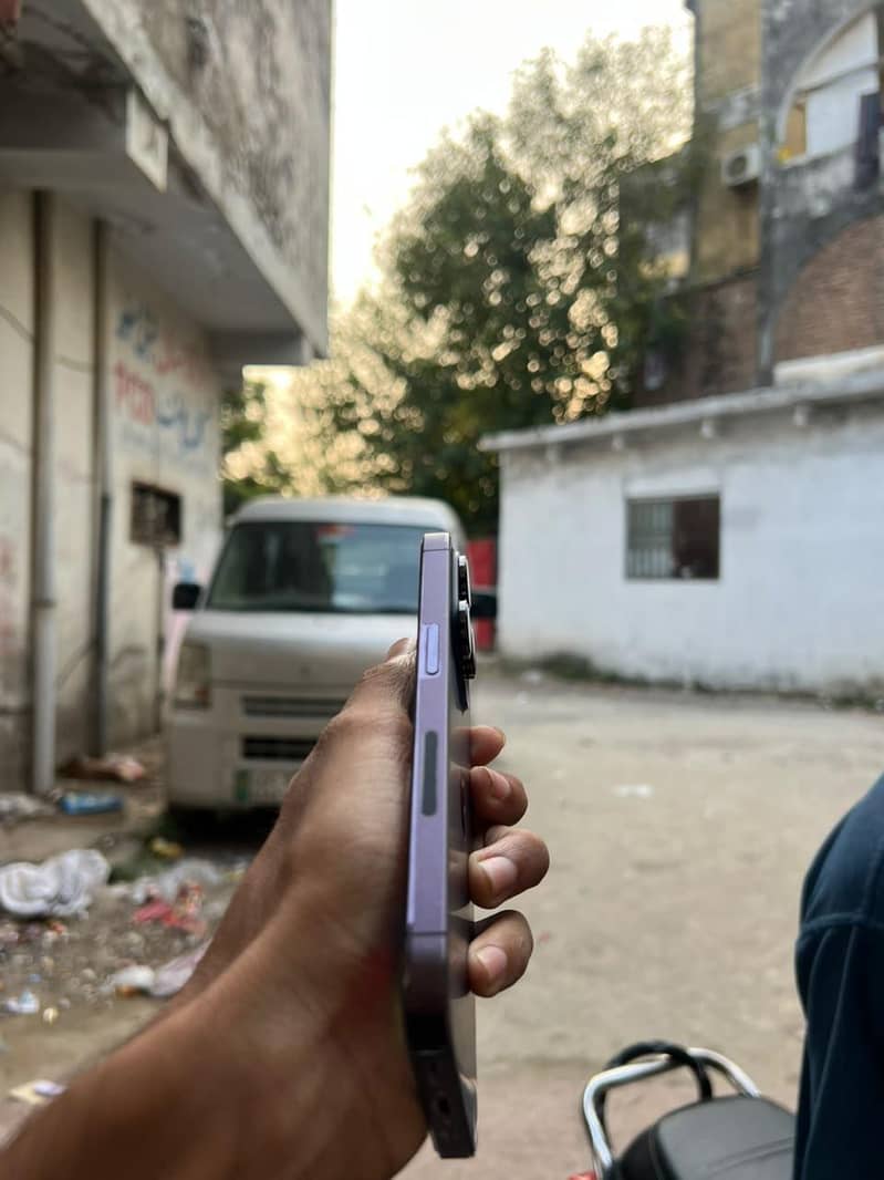 Apple iPhone 14 Pro 2