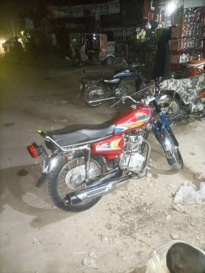 United 125