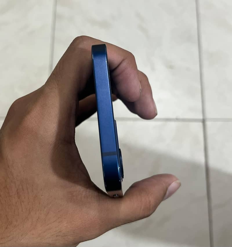 Apple iPhone 12 3