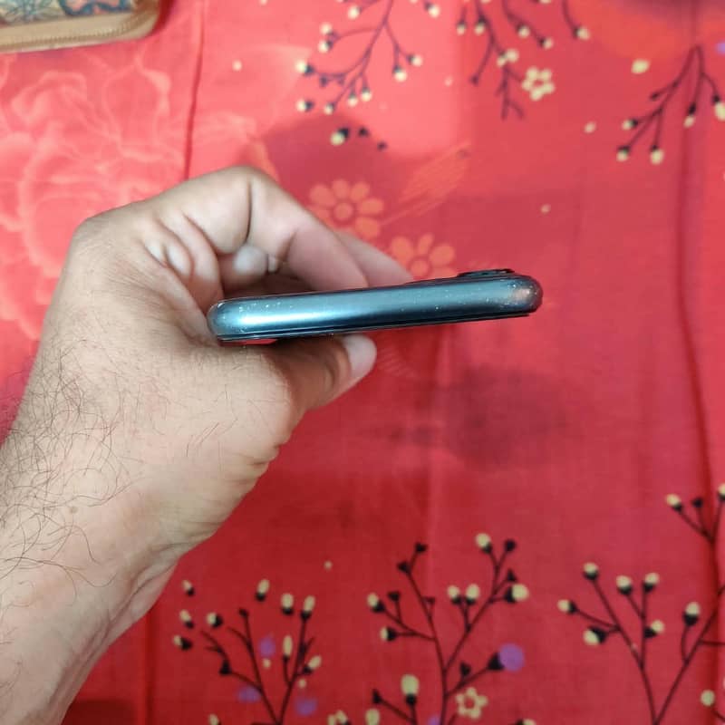 Apple iPhone 11 8