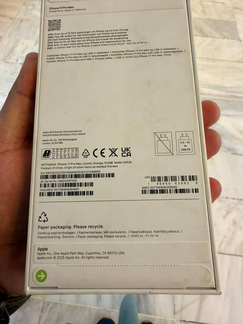 Apple iPhone 17 Pro Max 4