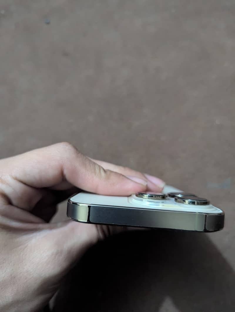 Apple iPhone 14 Pro 3