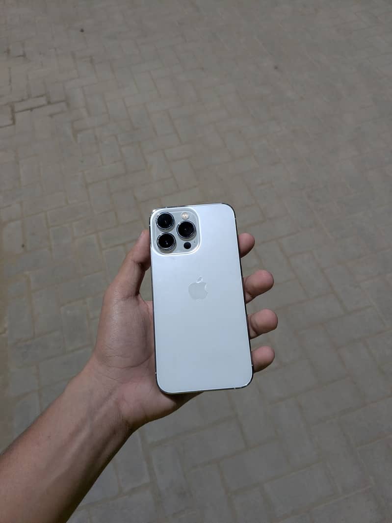 Apple iPhone 13 Pro 2