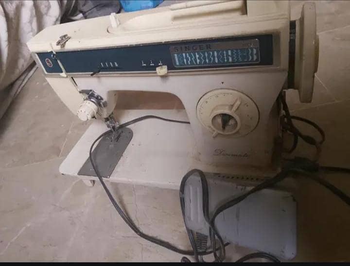 sewing machine (Singer) 2